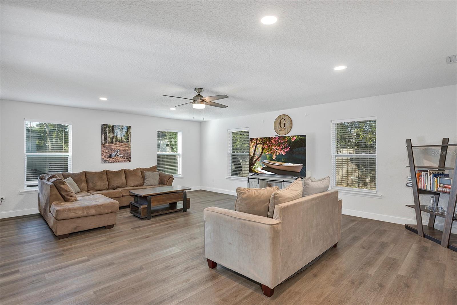 WEKIWA HILLS - Residential