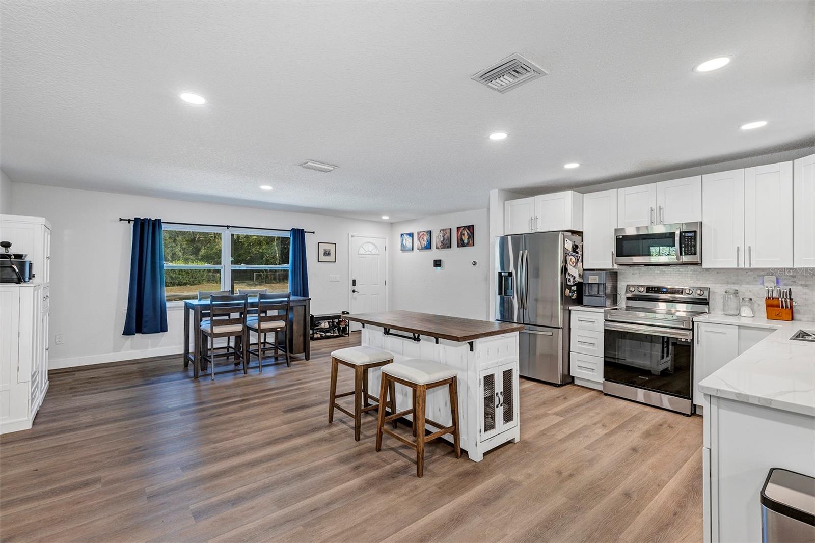 WEKIWA HILLS - Residential