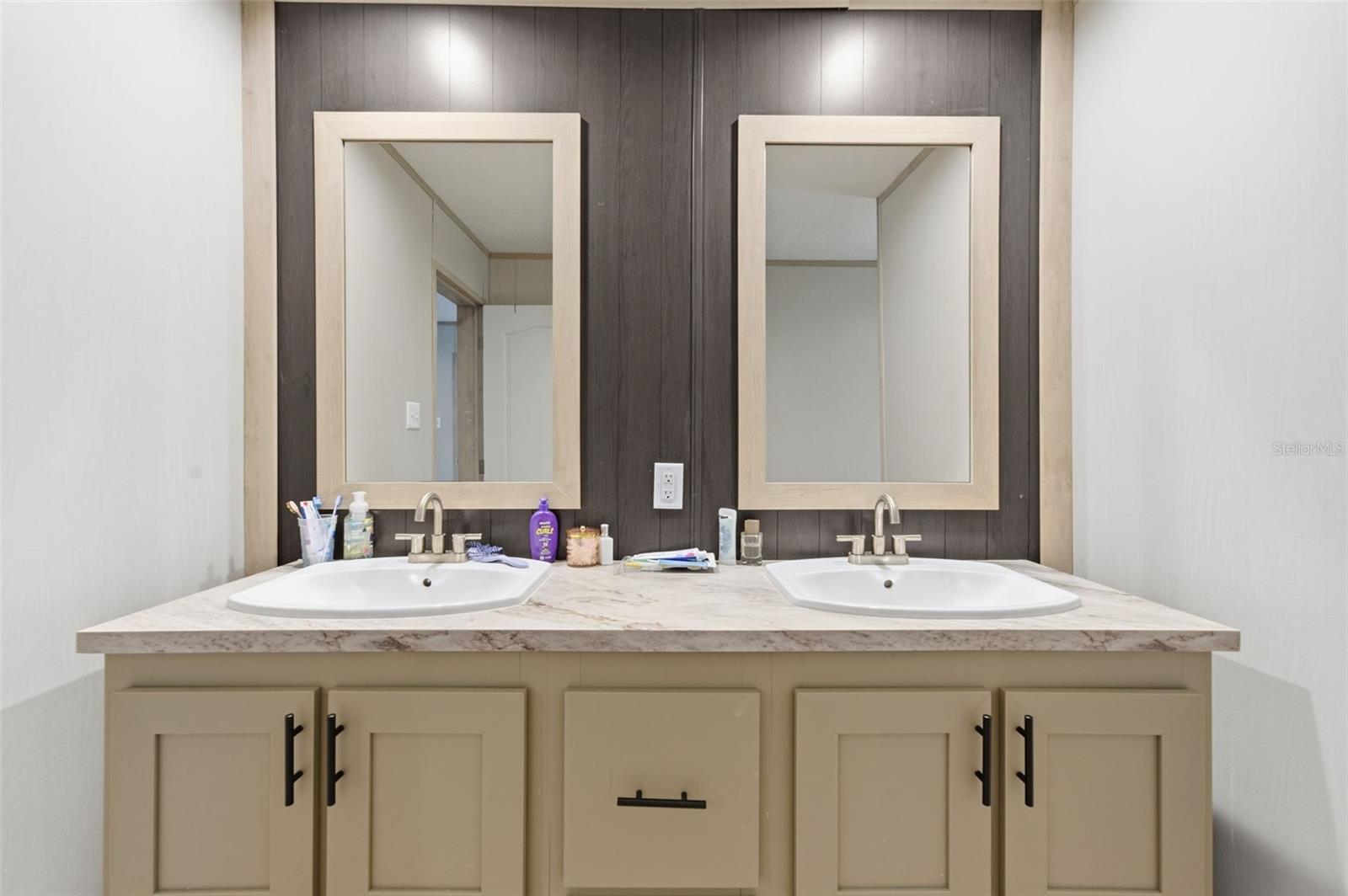 GREEN ACRES - Residential