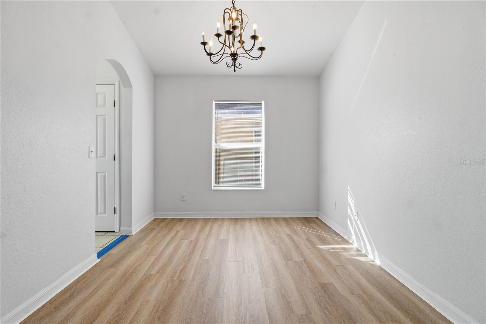 LAKE ROCHELLE ESTATES - Residential Lease