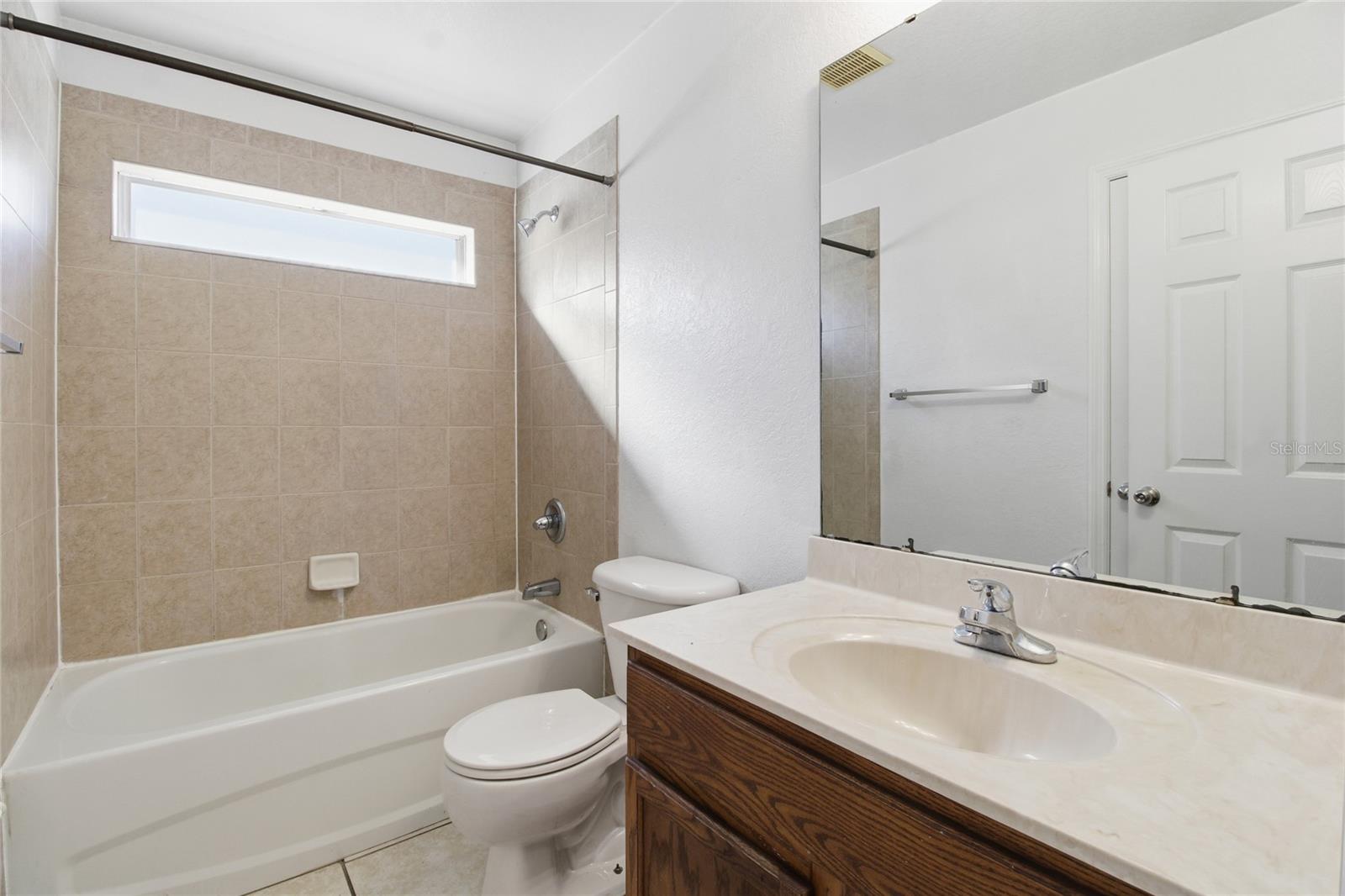 LAKE ROCHELLE ESTATES - Residential Lease