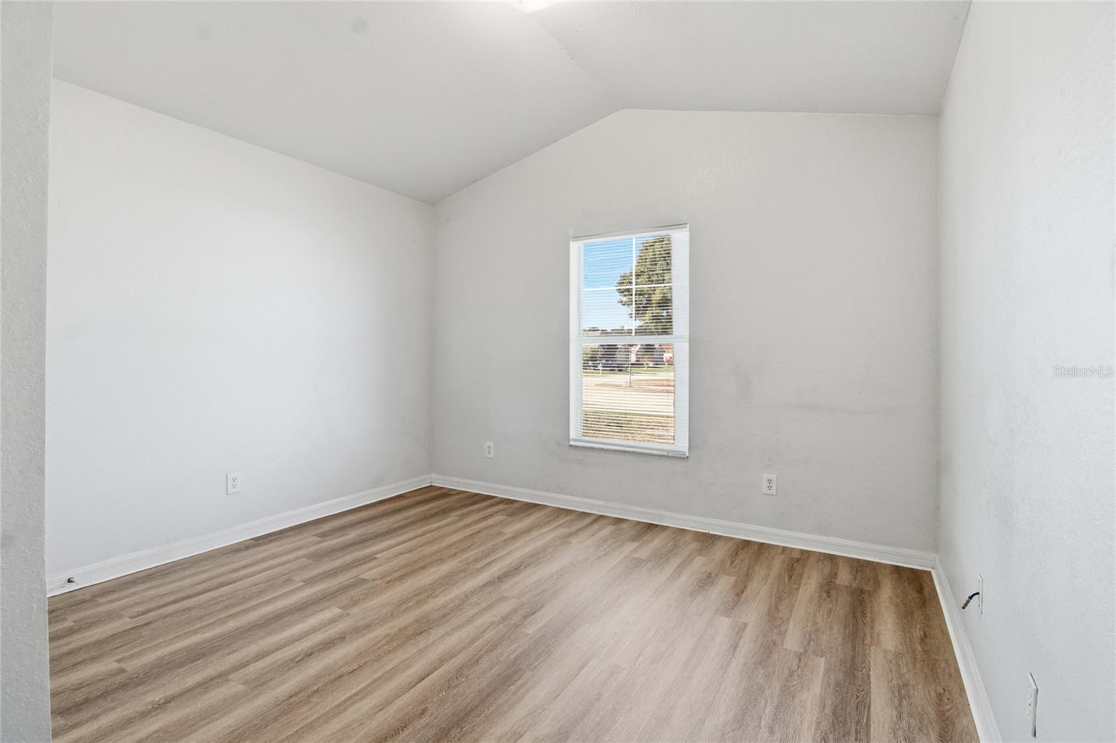 LAKE ROCHELLE ESTATES - Residential Lease