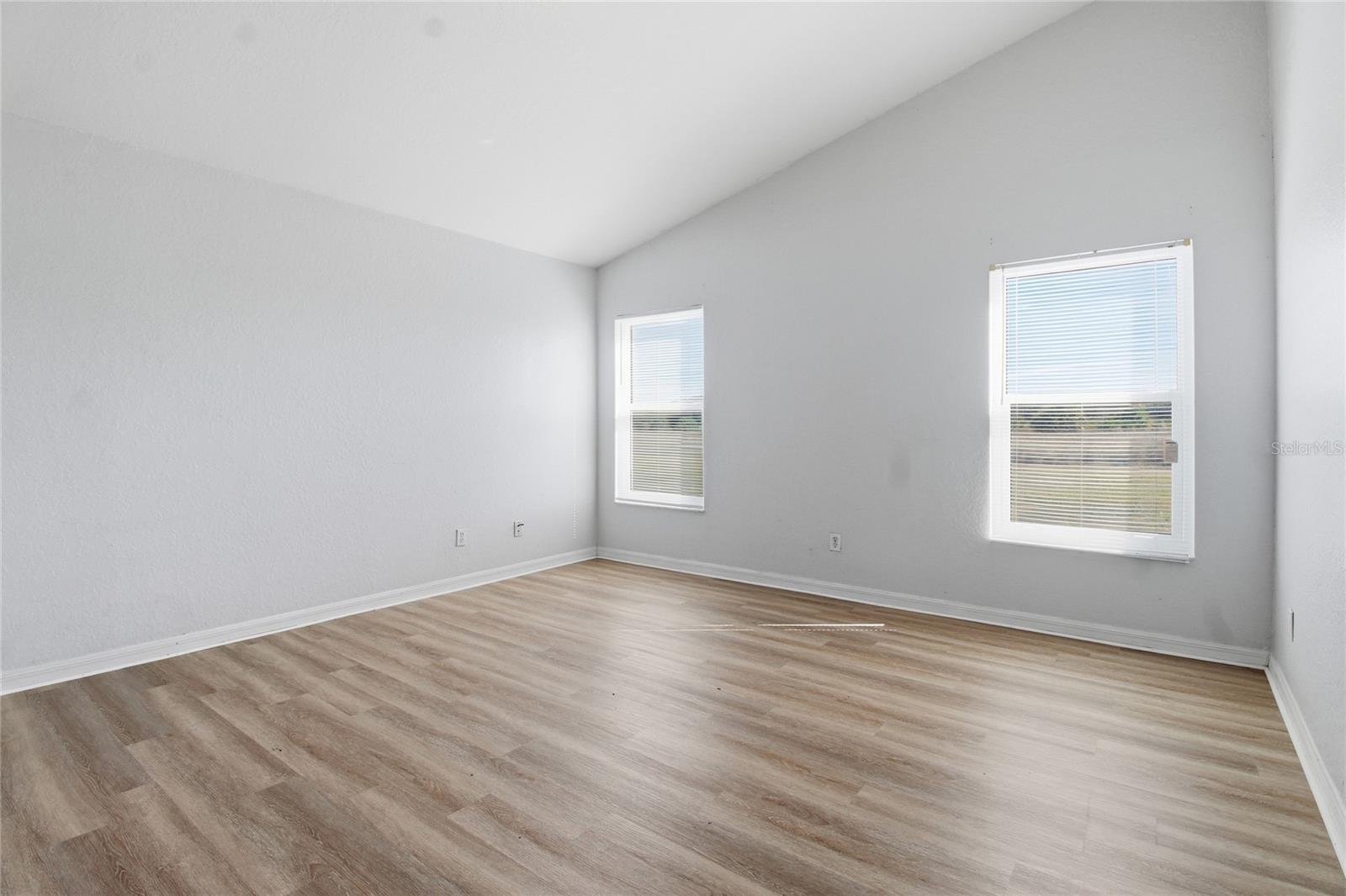 LAKE ROCHELLE ESTATES - Residential Lease