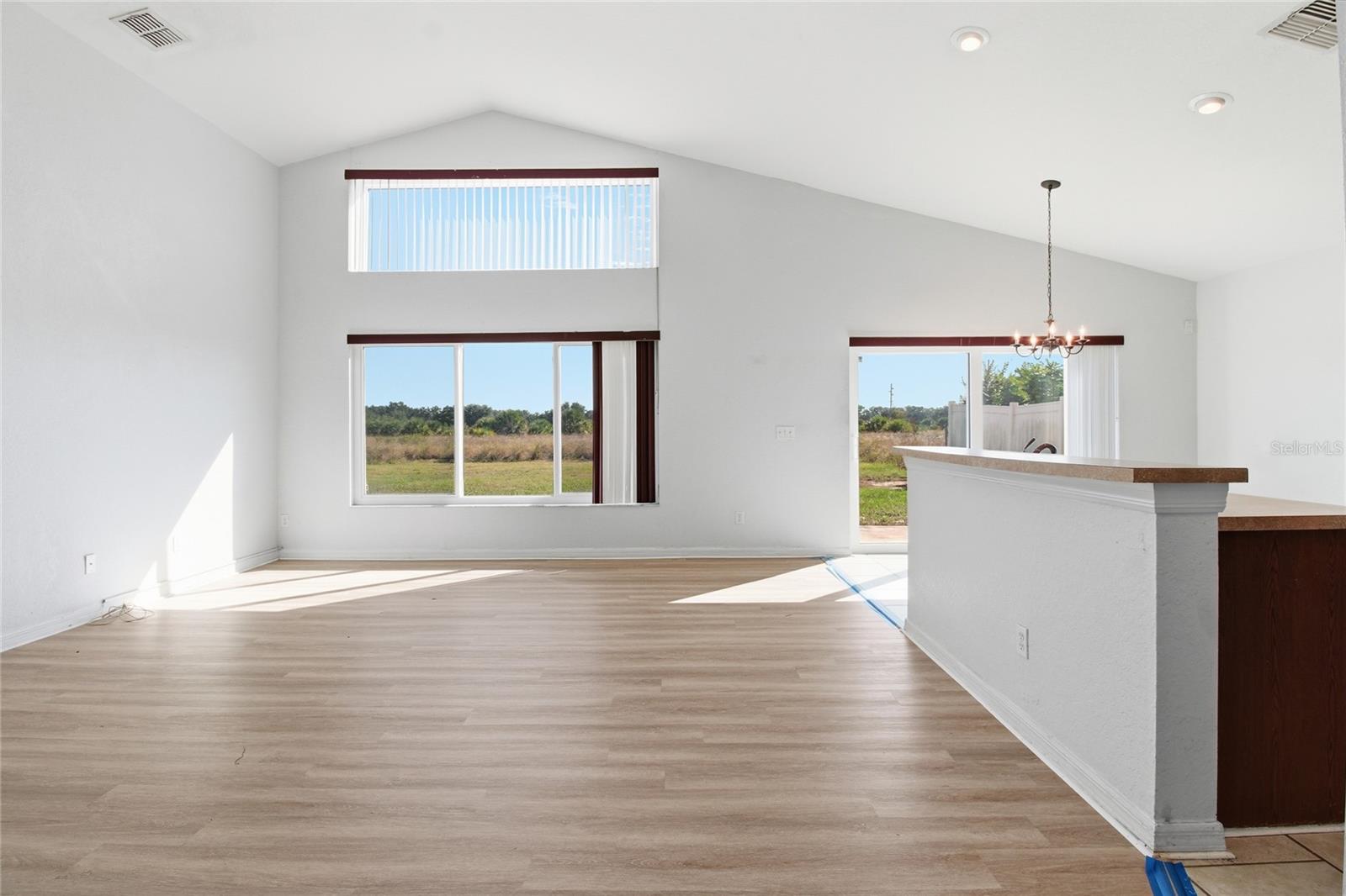 LAKE ROCHELLE ESTATES - Residential Lease