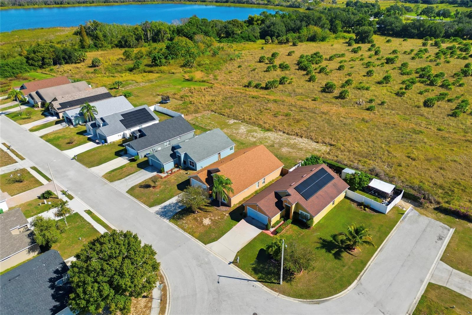 LAKE ROCHELLE ESTATES - Residential Lease