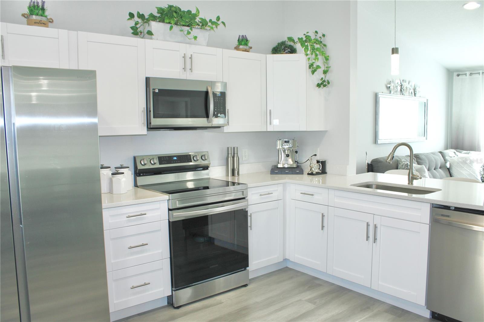 ROLLING RANCH ESTATE - Residential