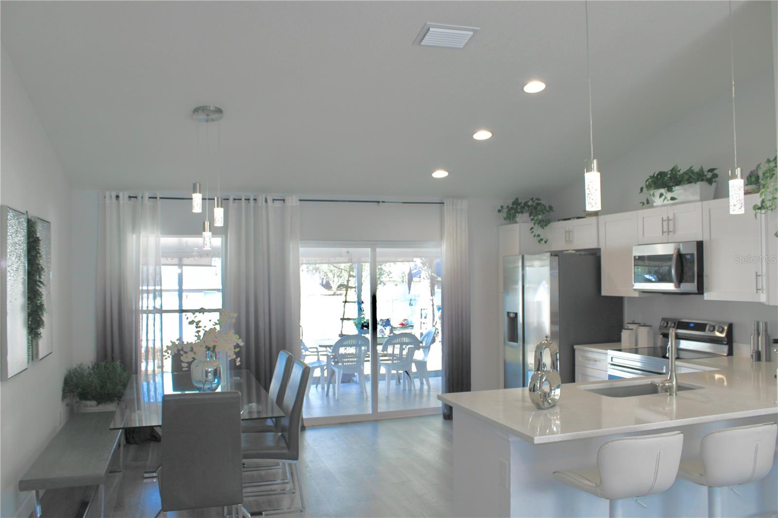 ROLLING RANCH ESTATE - Residential