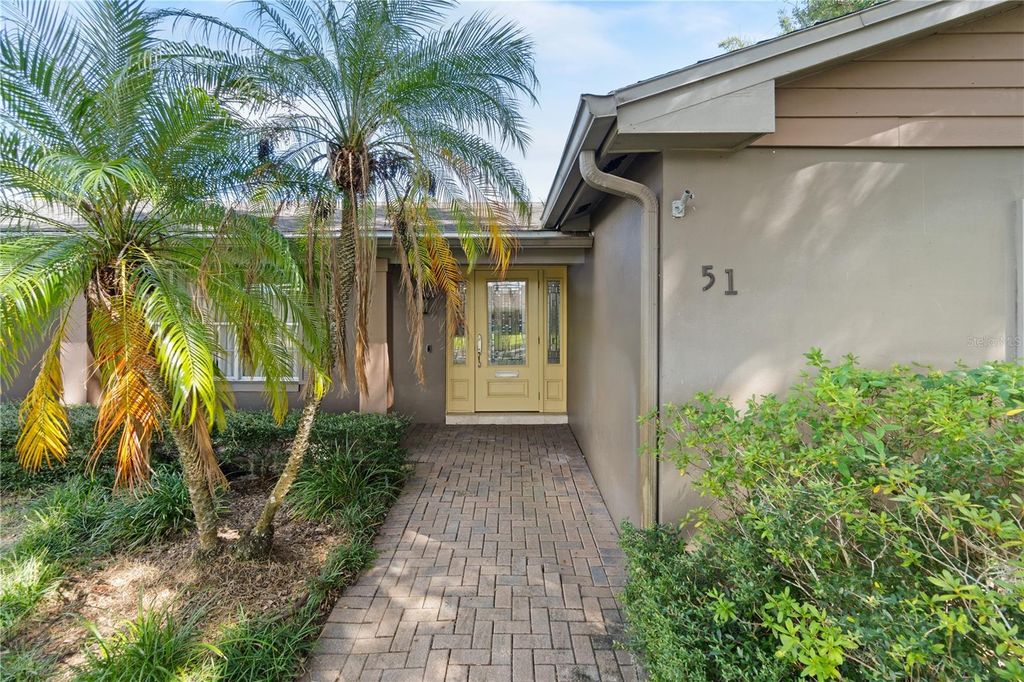 Photo of 51 Oakleigh Lane, Maitland, FL 32751 (MLS # O6353027)