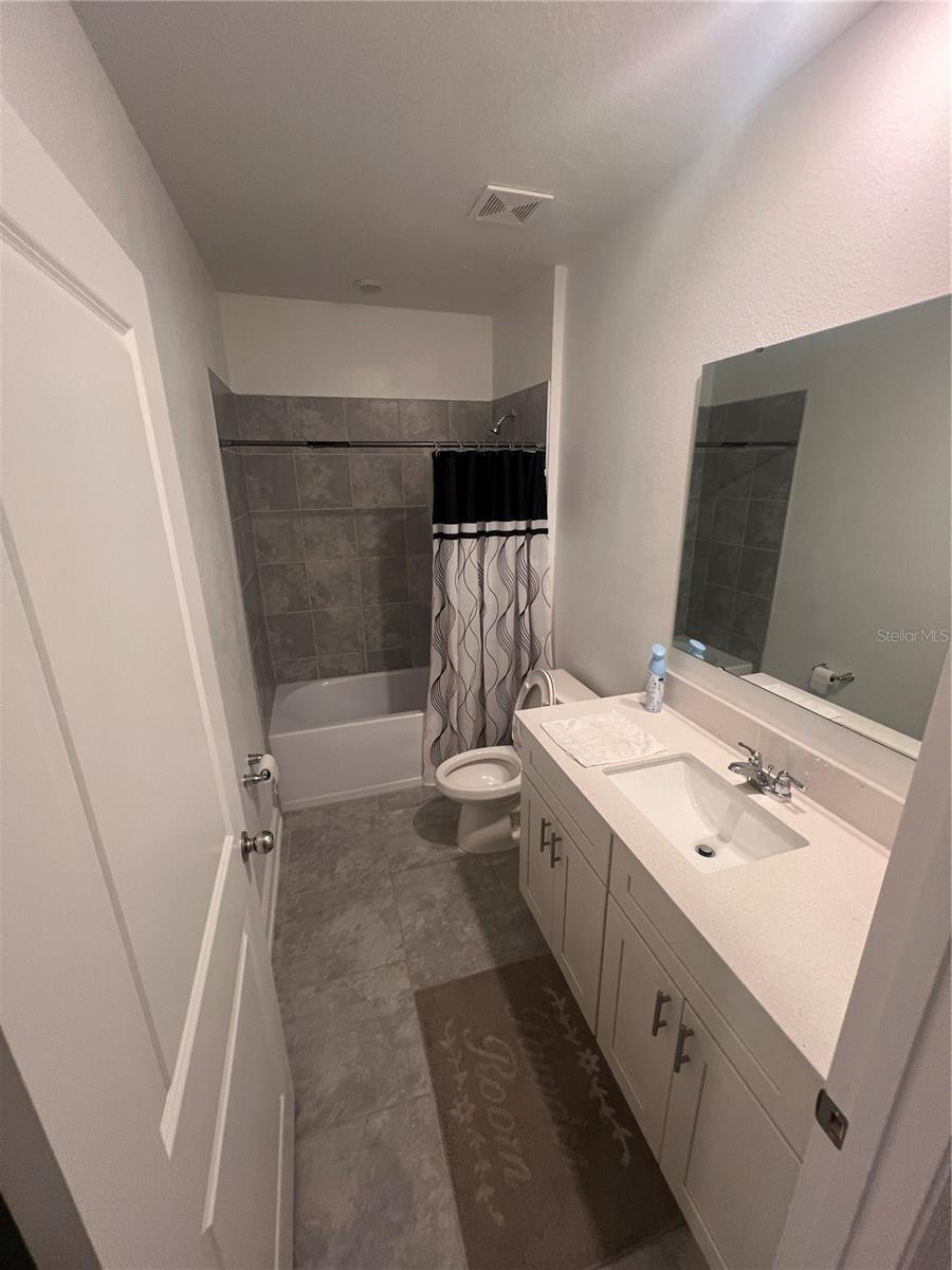 RANCHES/LK MCLEOD II - Residential Lease