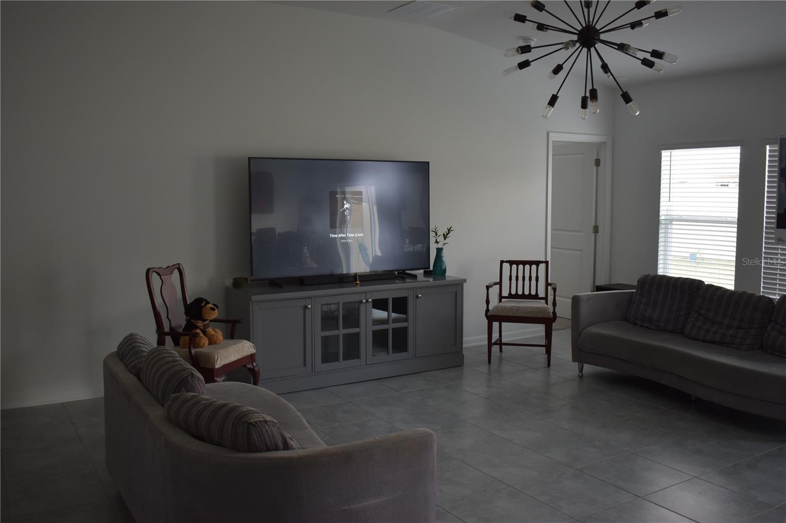 RANCHES/LK MCLEOD II - Residential Lease