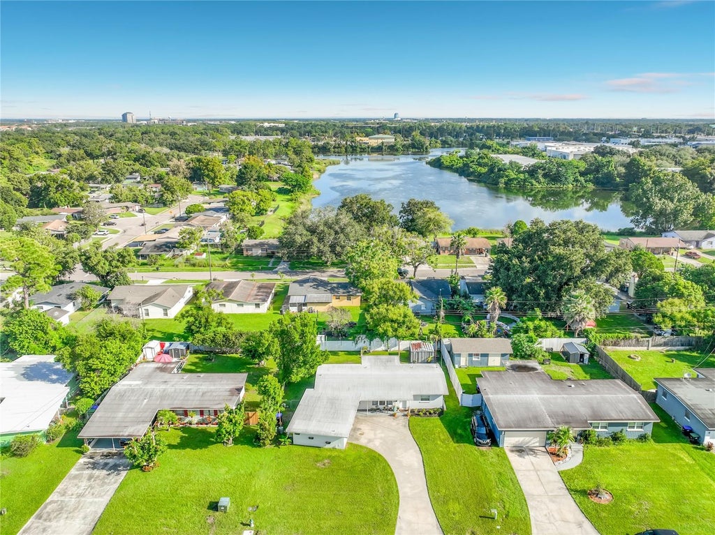 Photo of 815 Alfred Drive, Orlando, FL 32810 (MLS # O6442926)