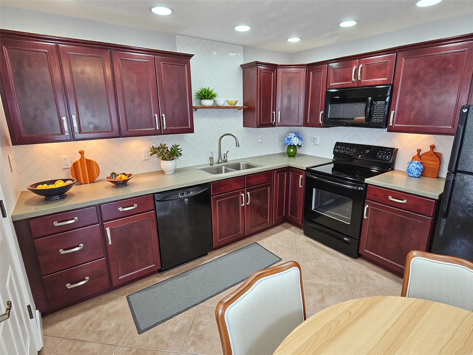 LILLIAN & JEAN SUB - Residential Lease