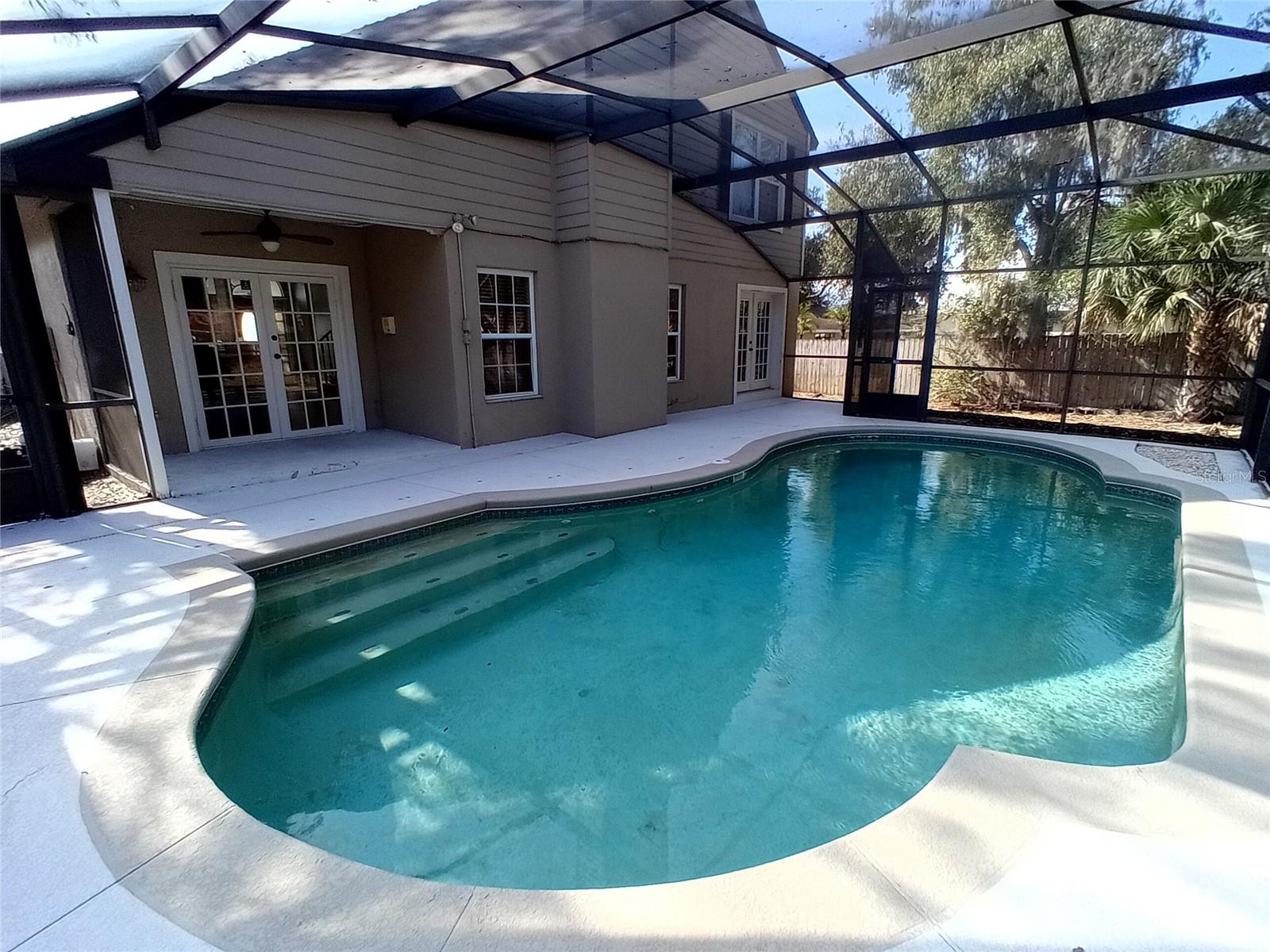 ALAFAYA WOODS MODEL CENTER - Residential Lease