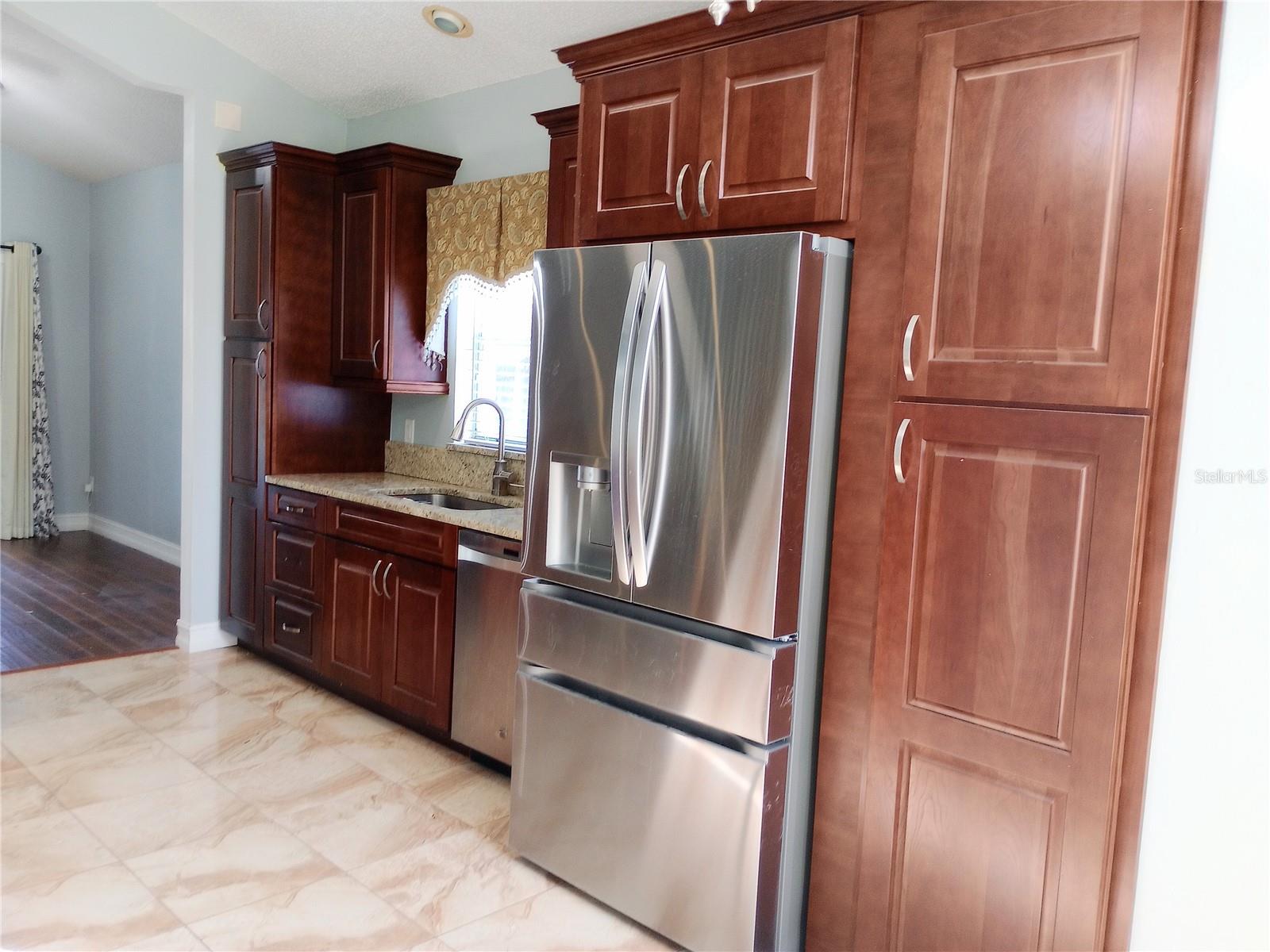 ALAFAYA WOODS MODEL CENTER - Residential Lease