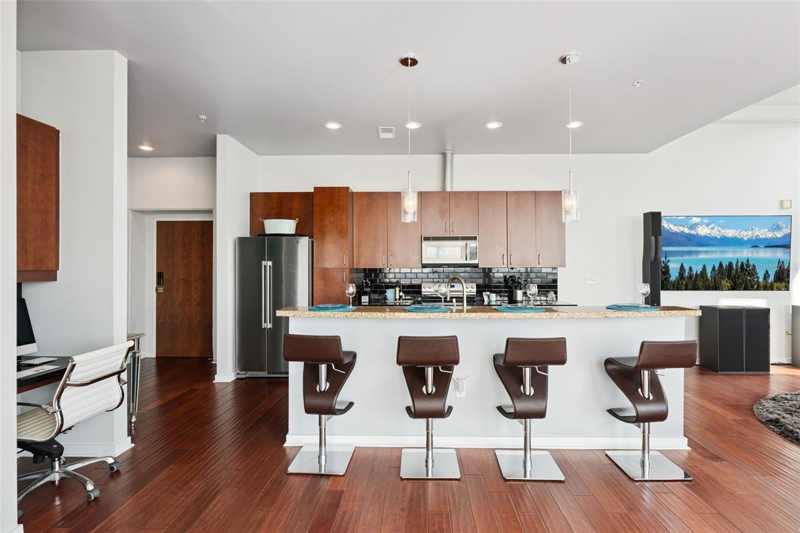 SOLAIRE/PLAZA CONDO - Residential