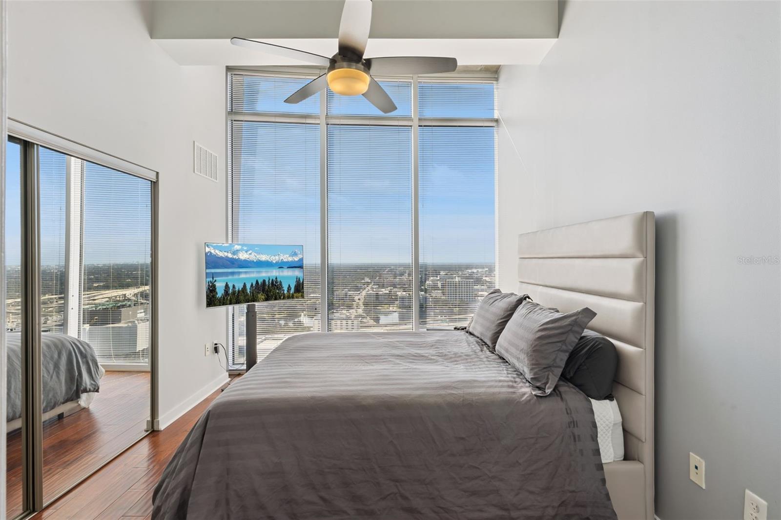 SOLAIRE/PLAZA CONDO - Residential