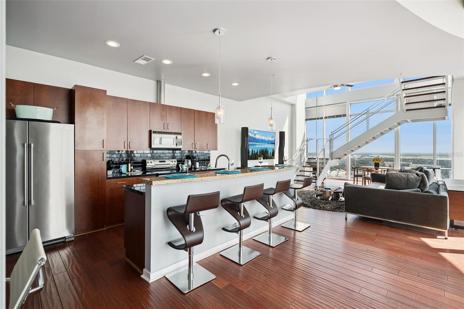 SOLAIRE/PLAZA CONDO - Residential