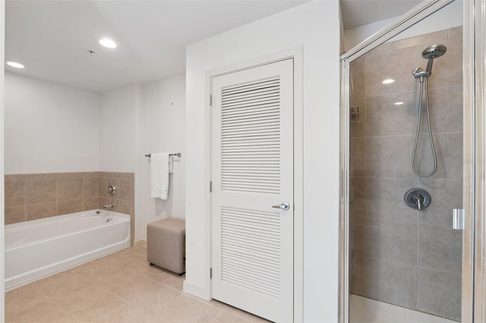 SOLAIRE/PLAZA CONDO - Residential