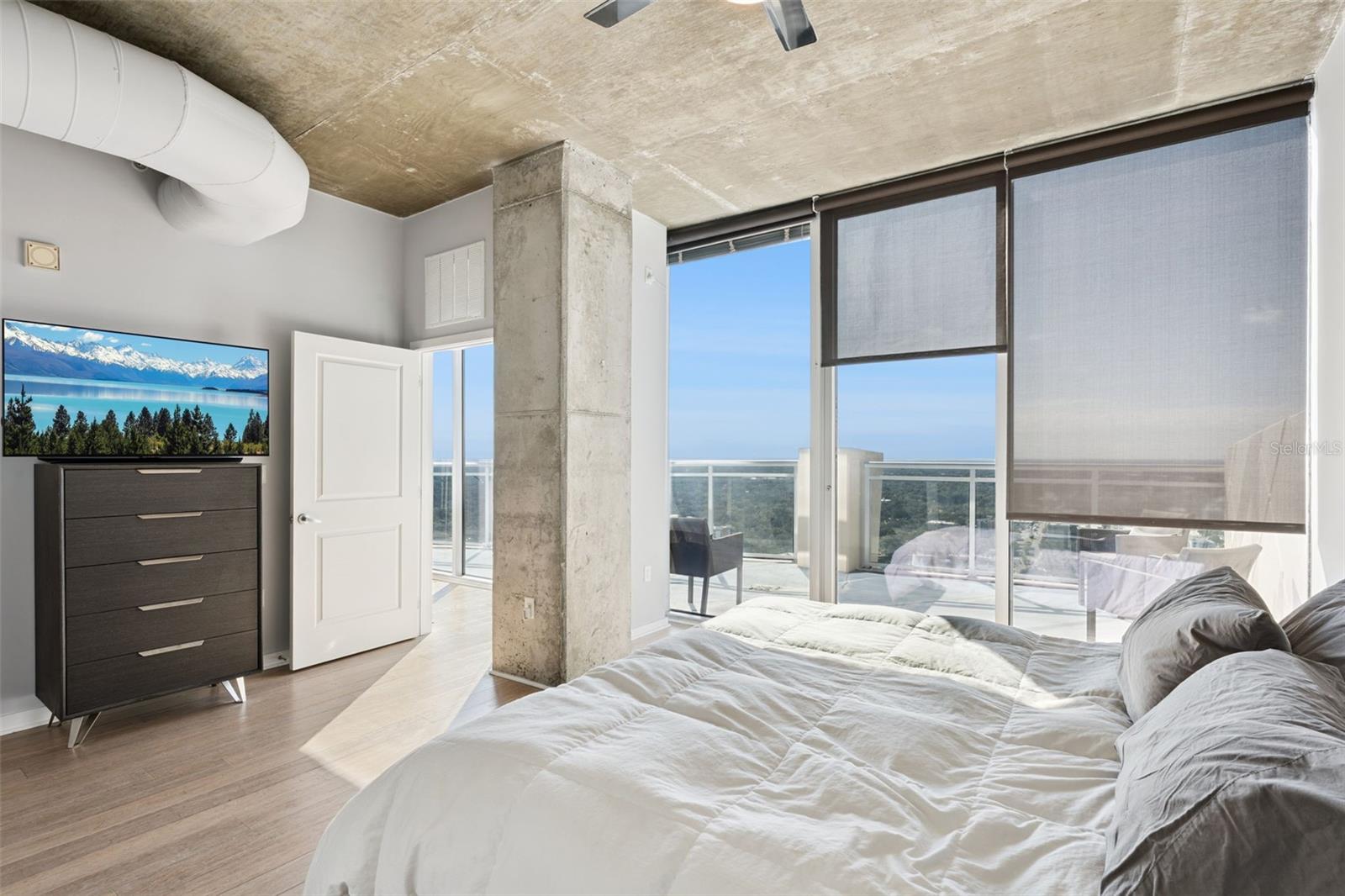 SOLAIRE/PLAZA CONDO - Residential