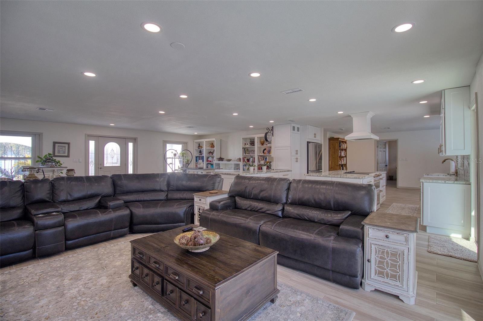 HUDSON BEACH ESTATES - Residential