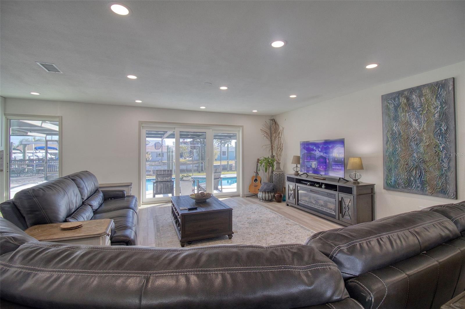 HUDSON BEACH ESTATES - Residential