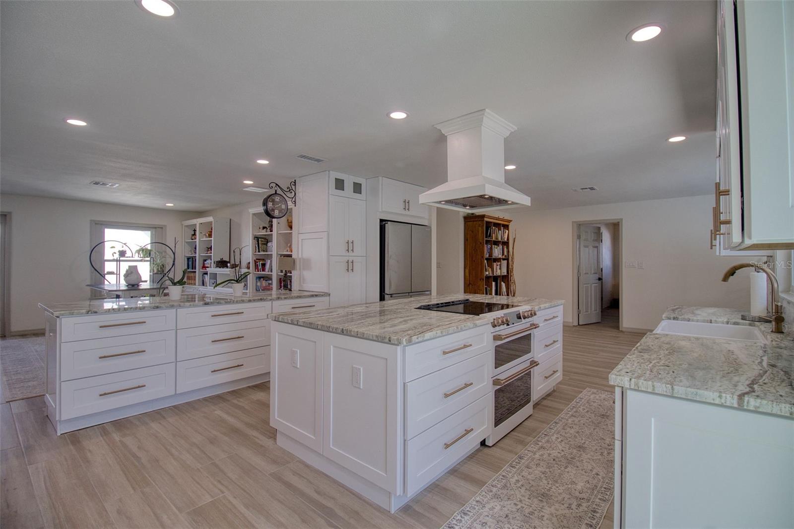 HUDSON BEACH ESTATES - Residential