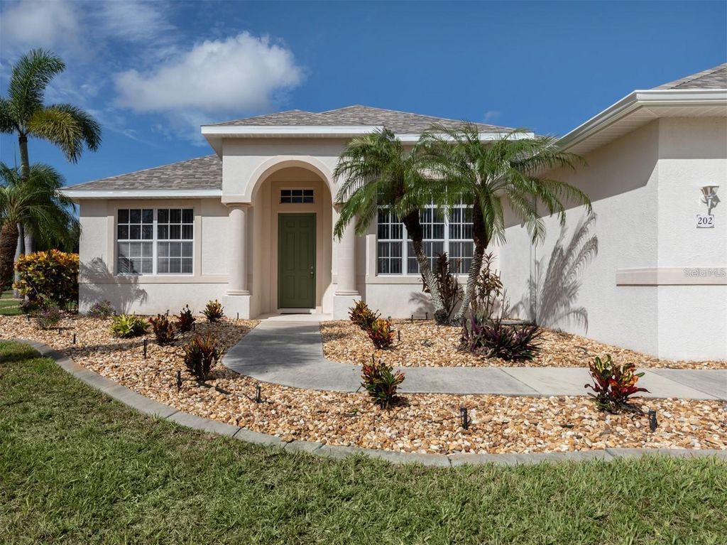 Photo of 202 Lake Victoria Court, Englewood, FL 34223 (MLS # D6142596)