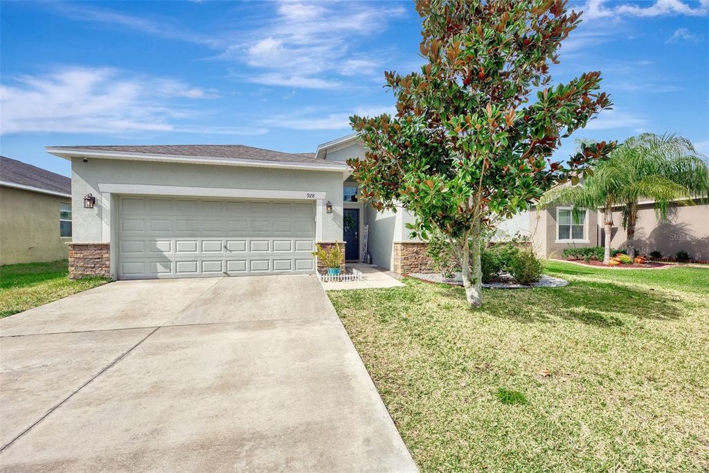 Photo of 928 Meadow Glade Drive, Ruskin, FL 33570 (MLS # TB8434498)