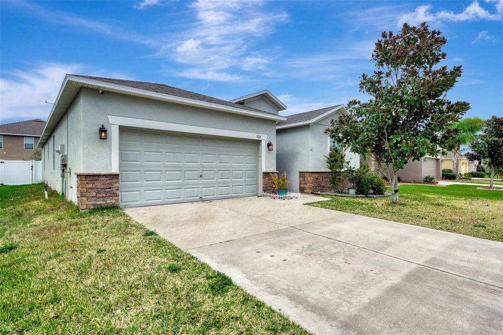 Photo of 928 Meadow Glade Drive, Ruskin, FL 33570 (MLS # TB8434498)