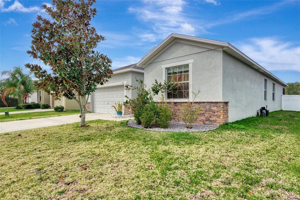 Photo of 928 Meadow Glade Drive, Ruskin, FL 33570 (MLS # TB8434498)