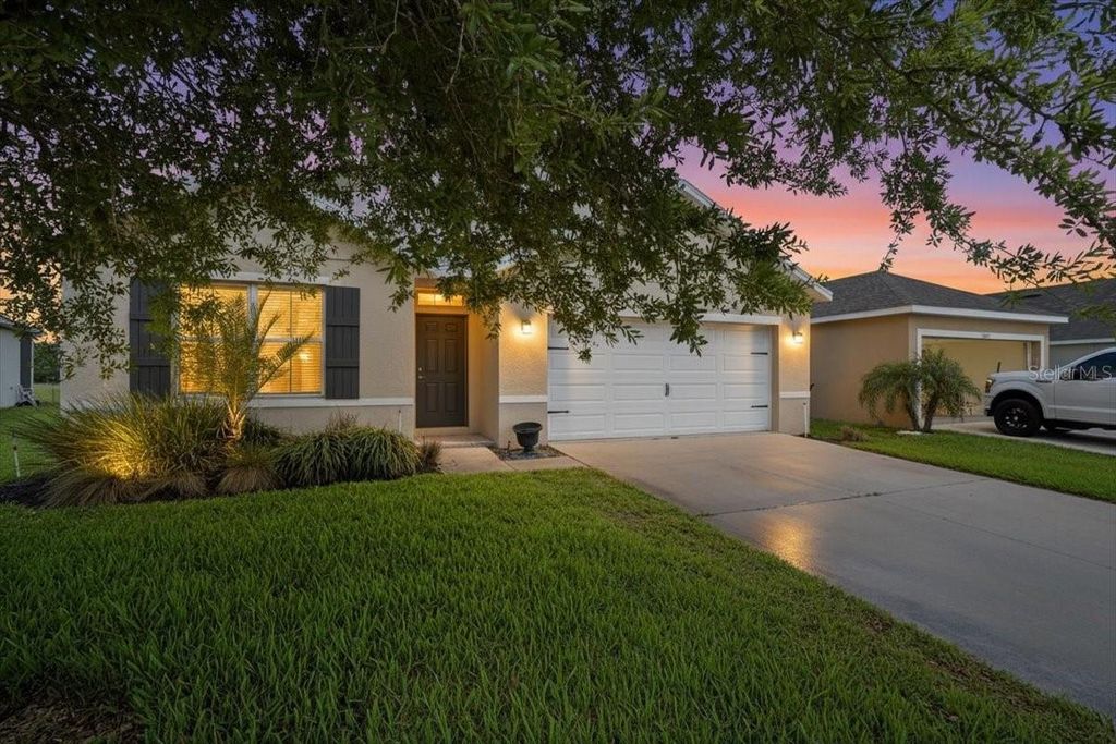 Photo of 15769 High Bell Place, Bradenton, FL 34212 (MLS # A4688374)