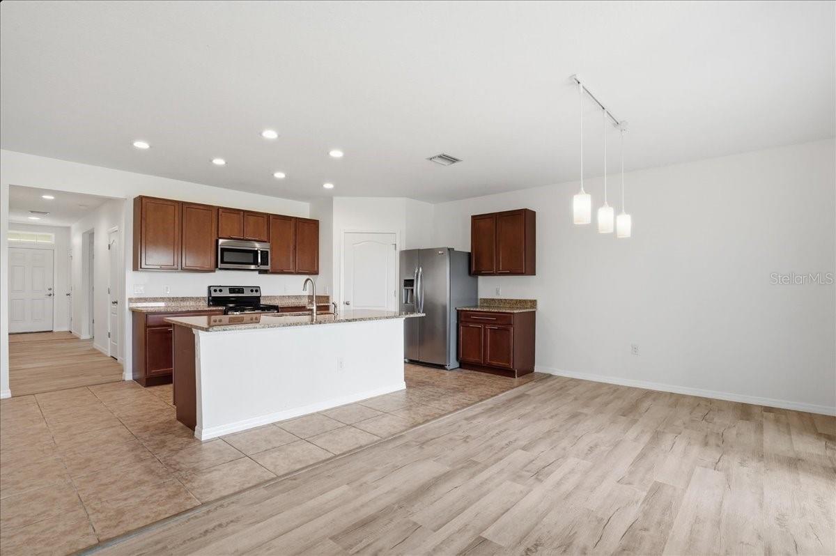 DEL TIERRA PH I - Residential