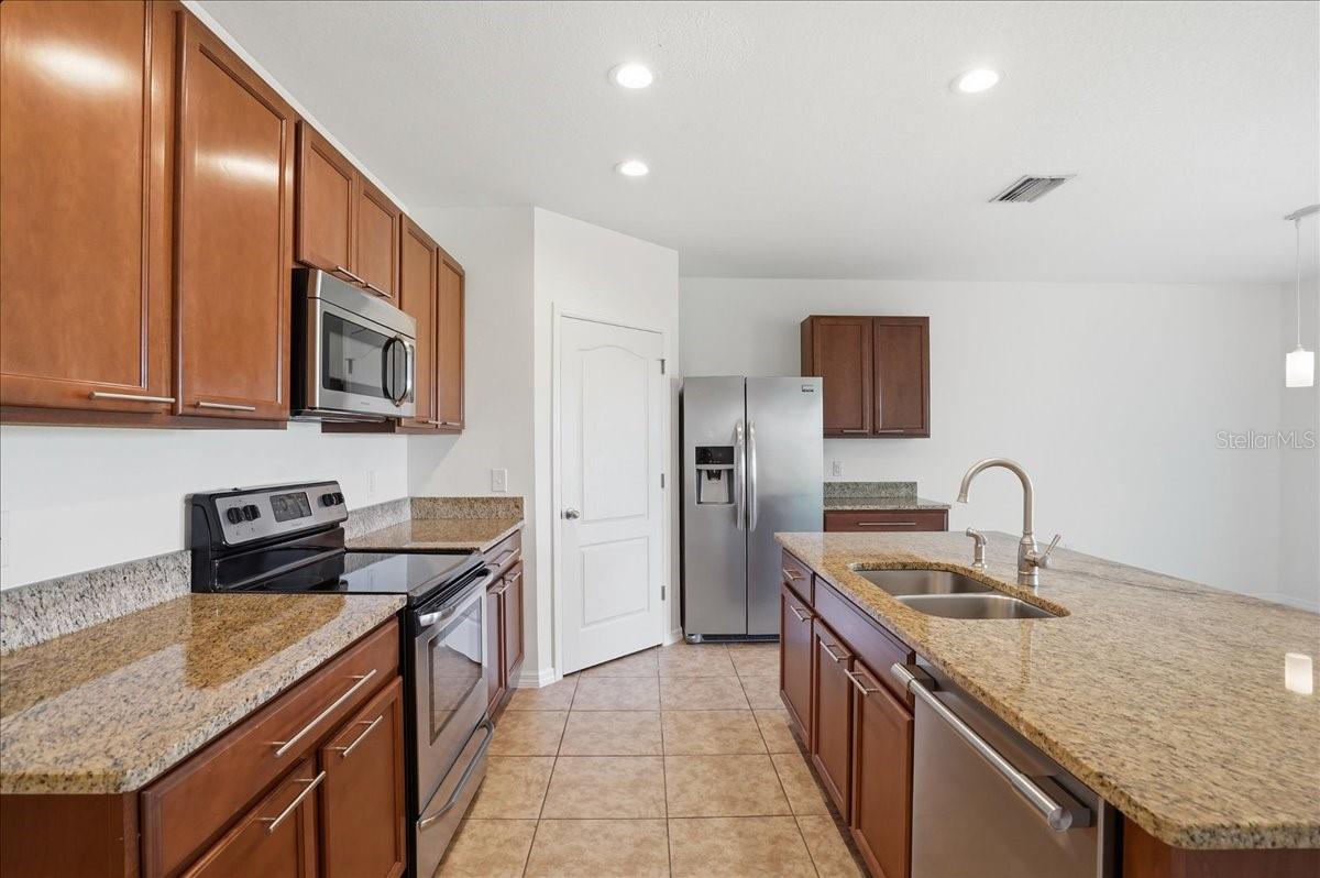 DEL TIERRA PH I - Residential