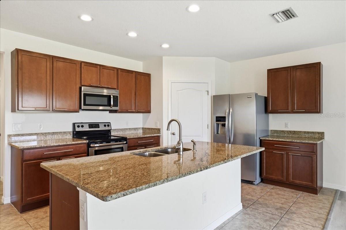 DEL TIERRA PH I - Residential