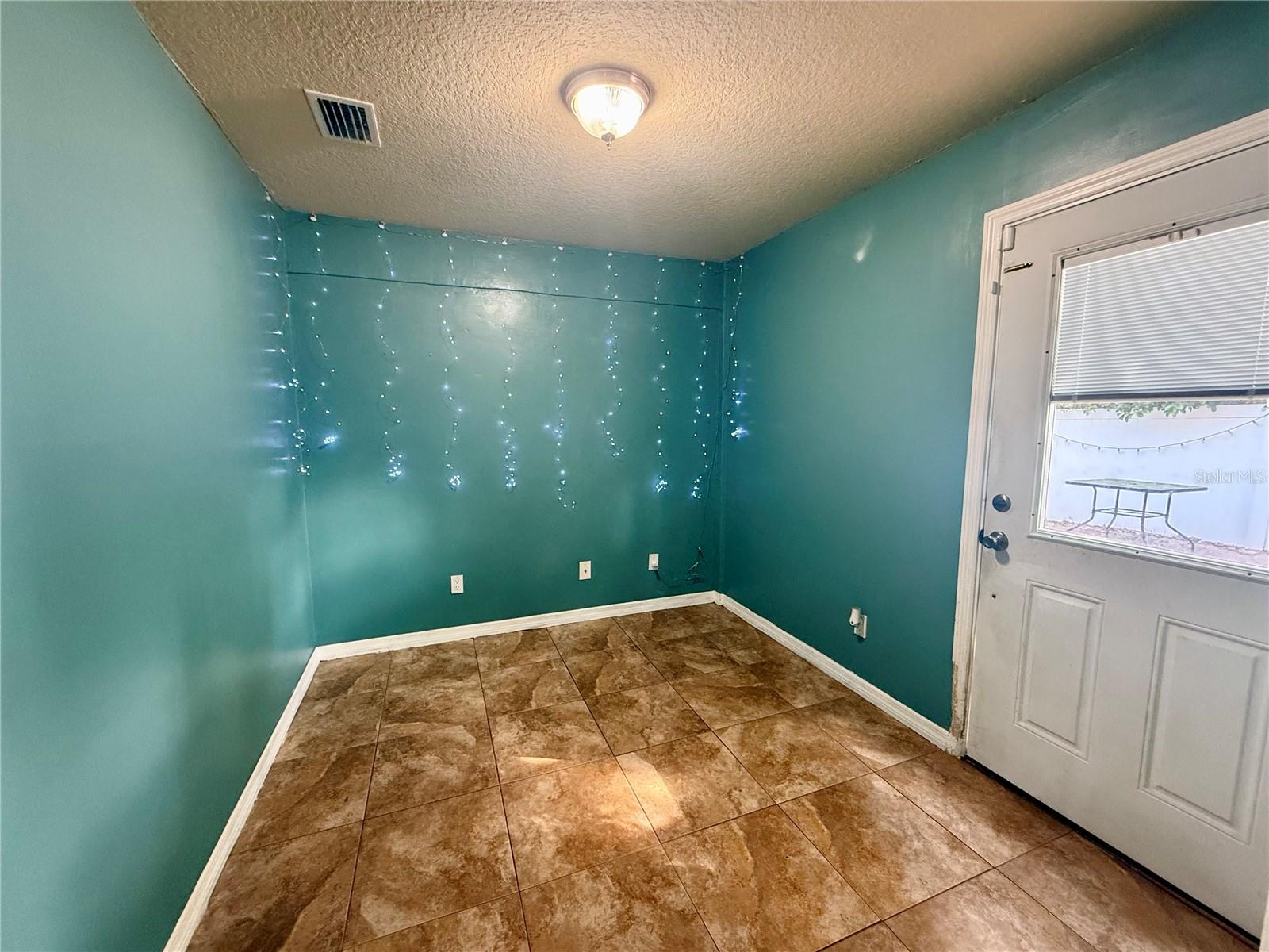 BLUE SPGS VILLAS - Residential