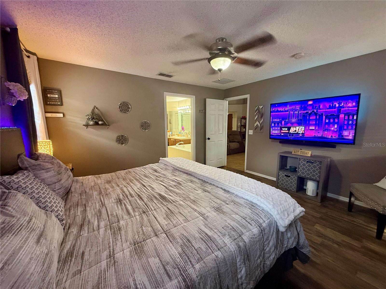BLUE SPGS VILLAS - Residential