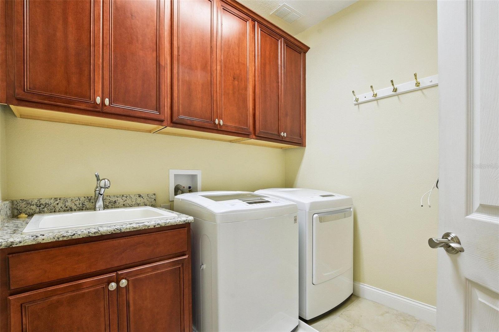 FONTANA ESTATES - Residential