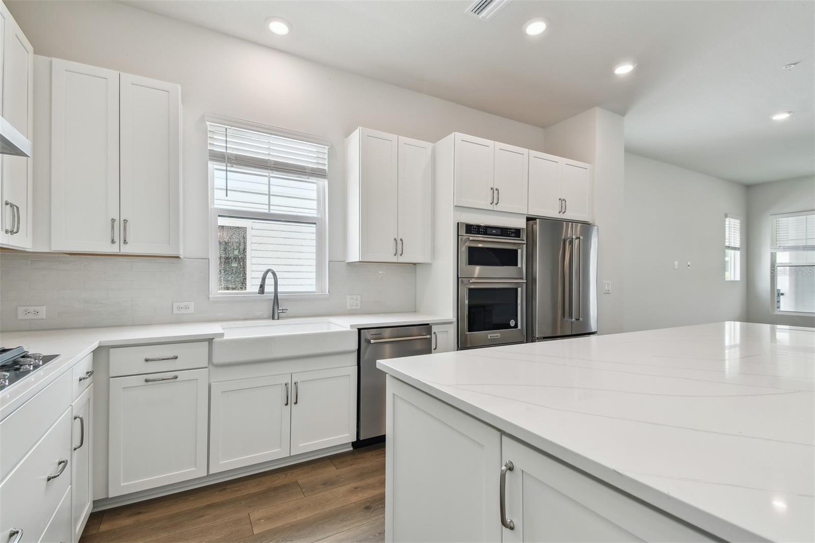 EMERALD LANDING AT WATERSIDE - Residential