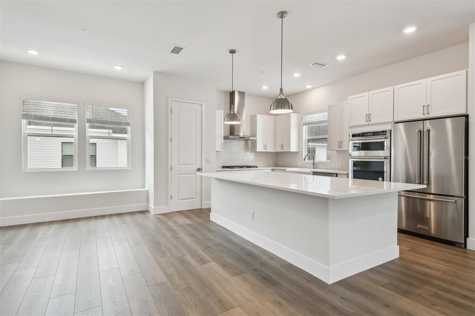 EMERALD LANDING AT WATERSIDE - Residential
