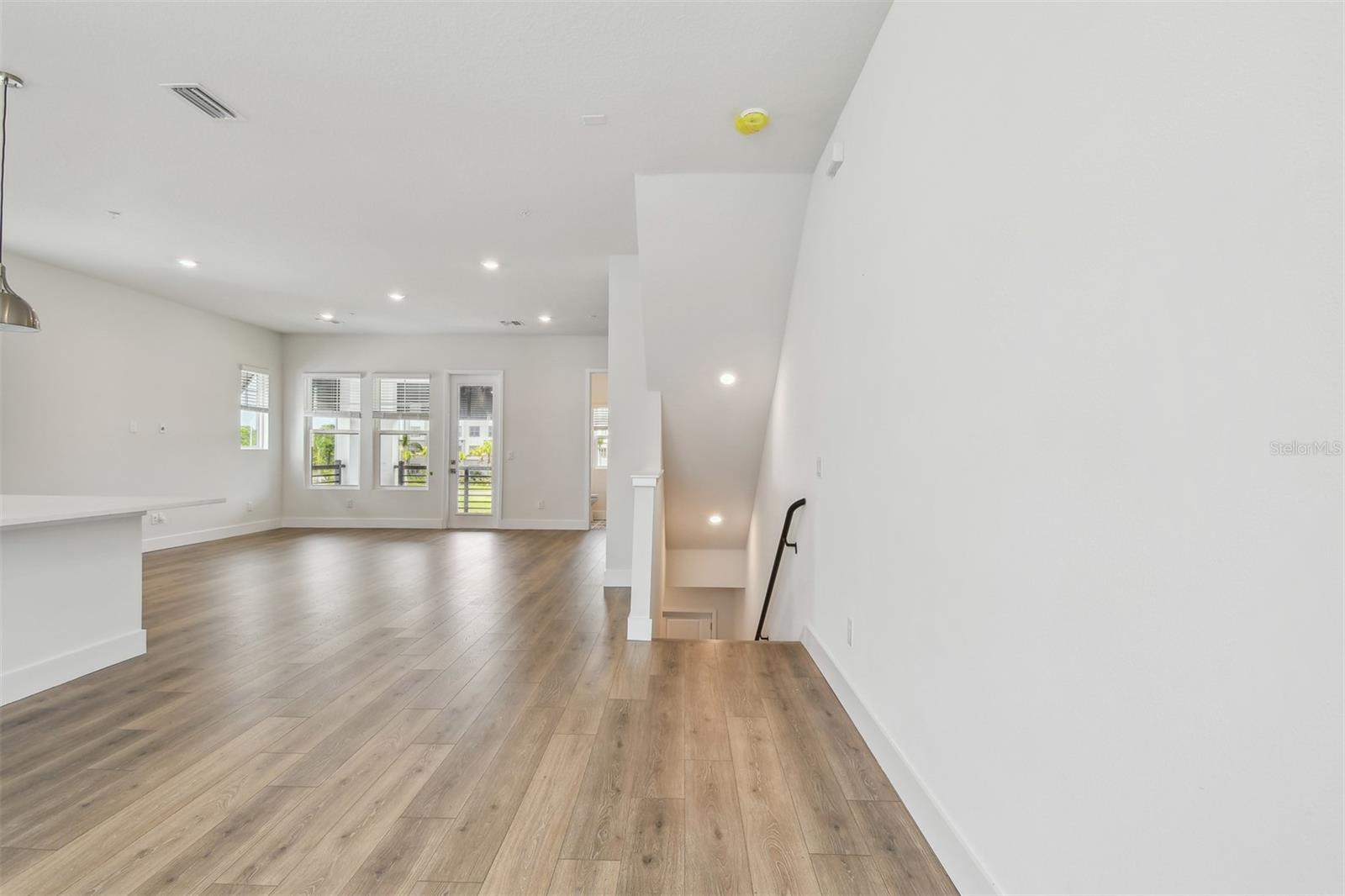 EMERALD LANDING AT WATERSIDE - Residential