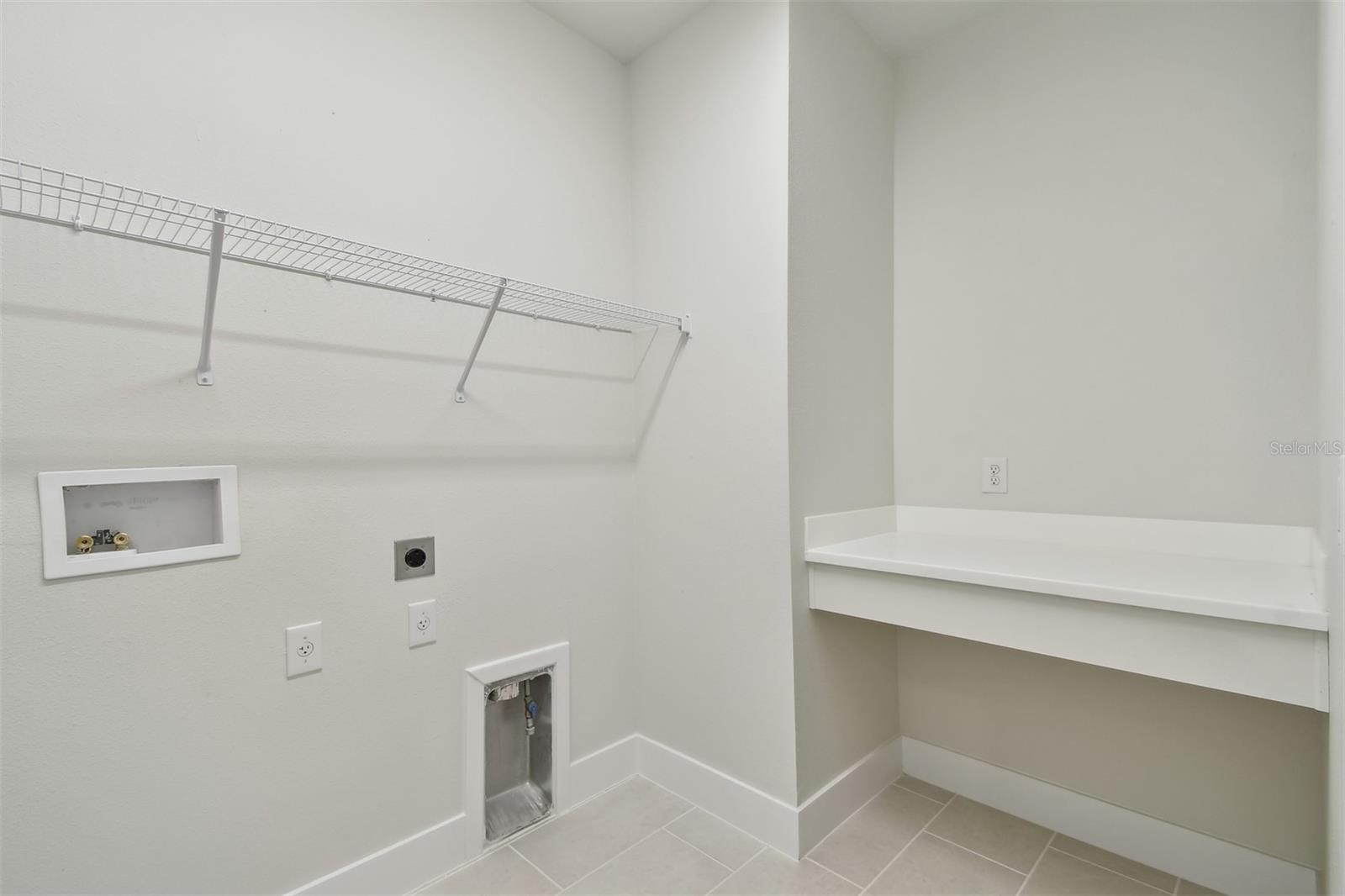 EMERALD LANDING AT WATERSIDE - Residential