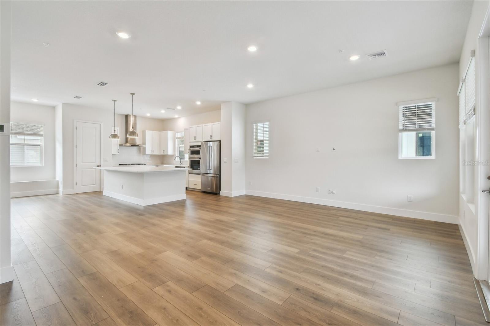 EMERALD LANDING AT WATERSIDE - Residential