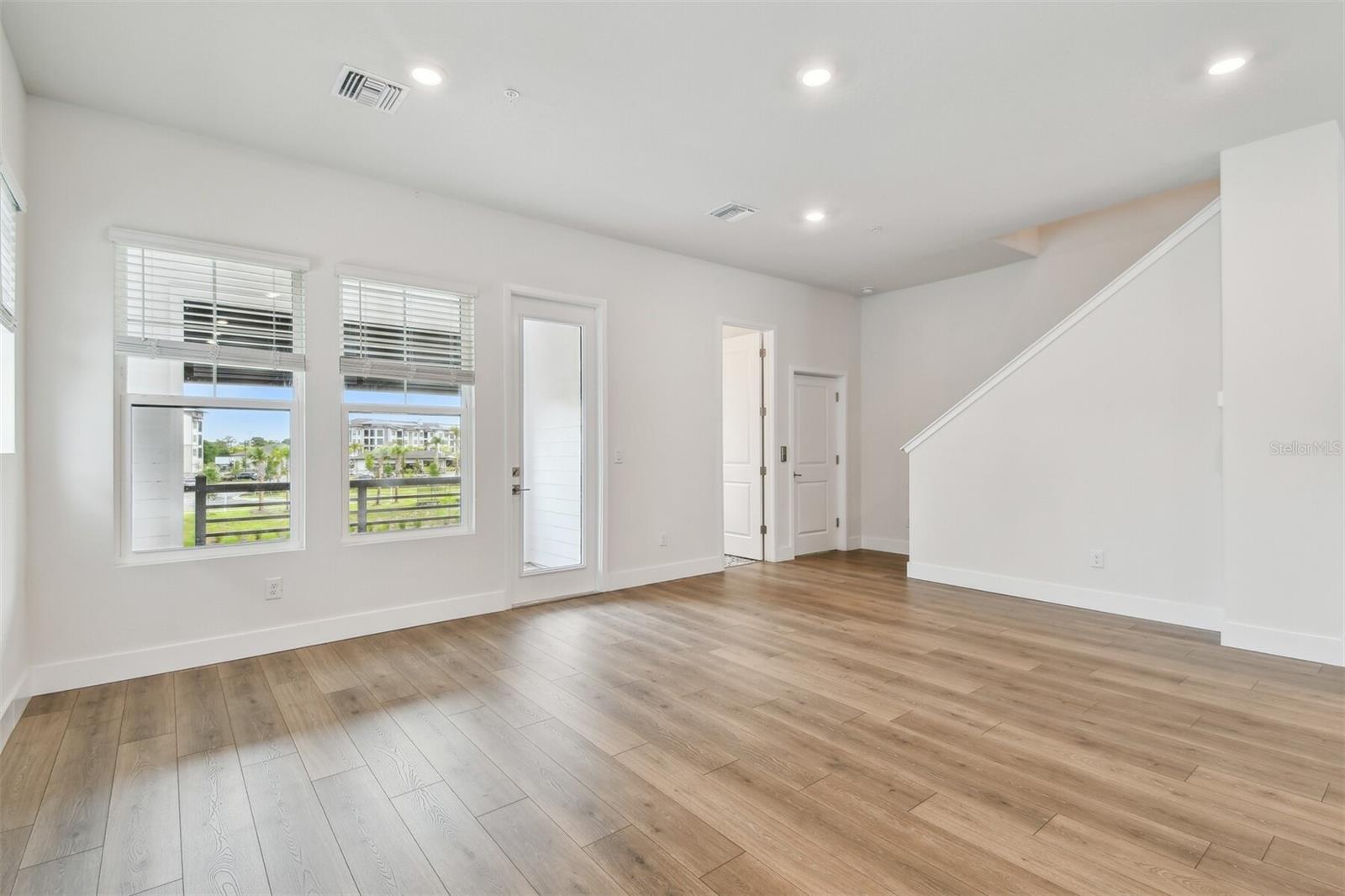 EMERALD LANDING AT WATERSIDE - Residential