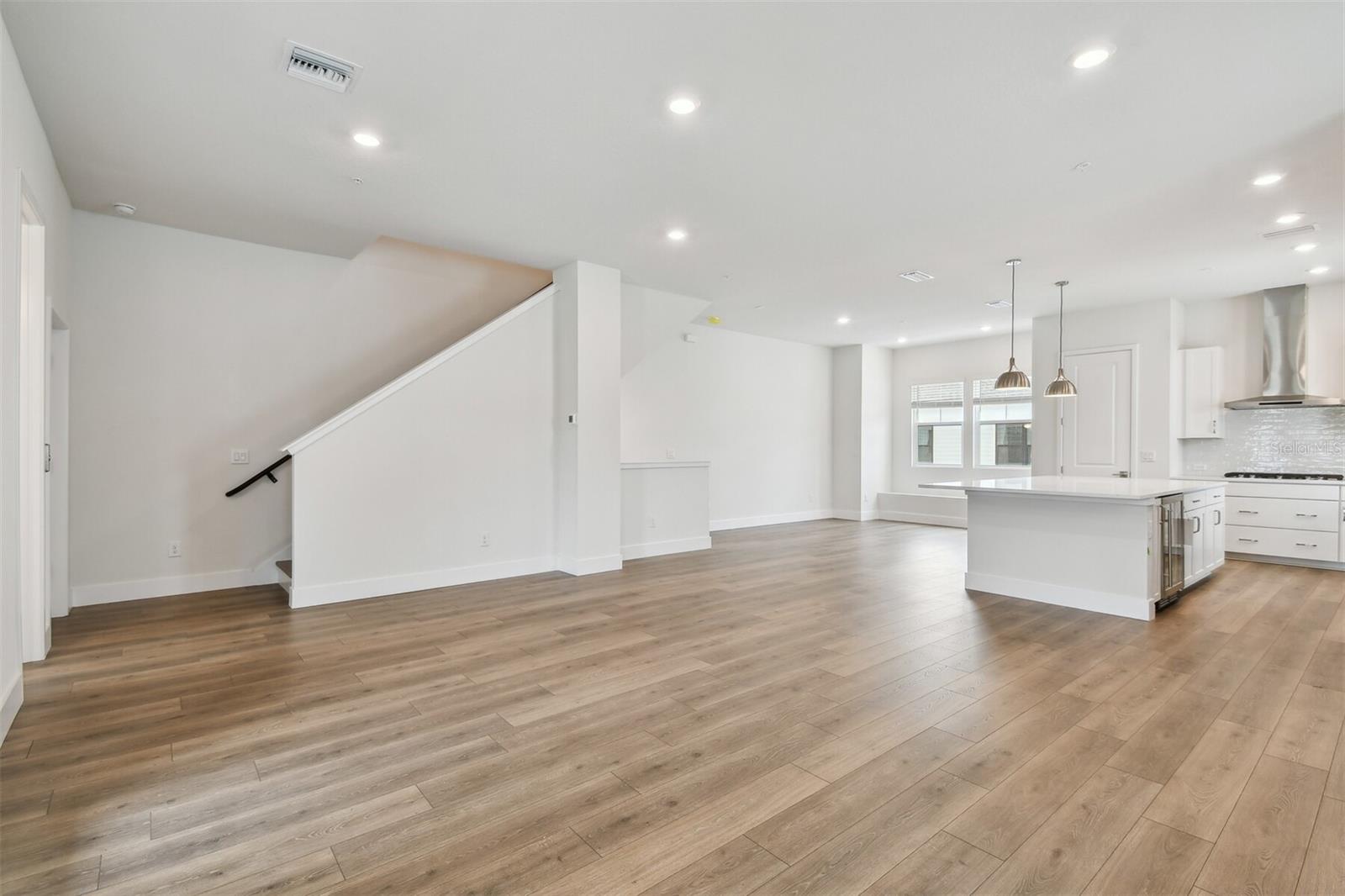 EMERALD LANDING AT WATERSIDE - Residential