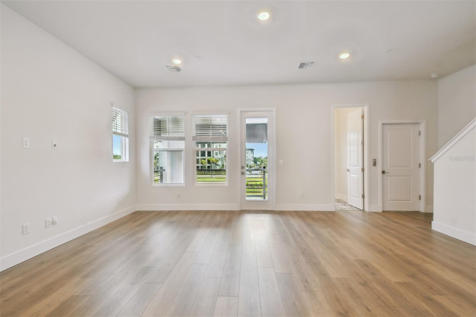 EMERALD LANDING AT WATERSIDE - Residential