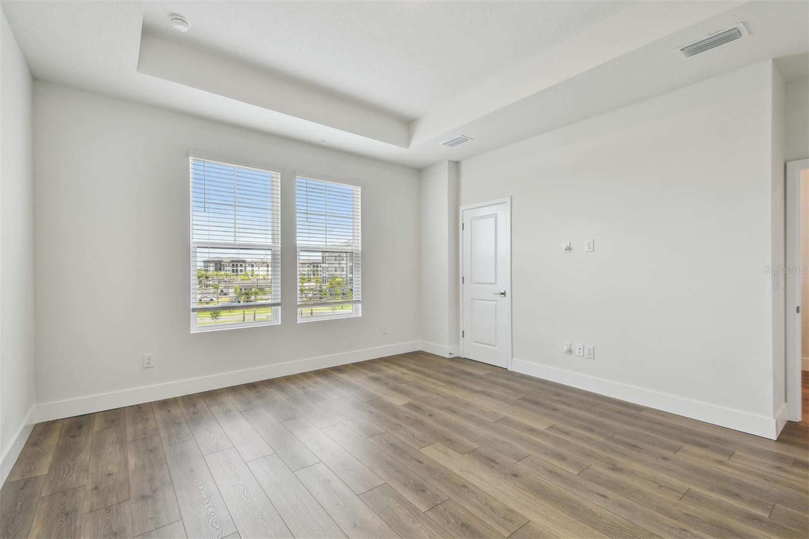EMERALD LANDING AT WATERSIDE - Residential