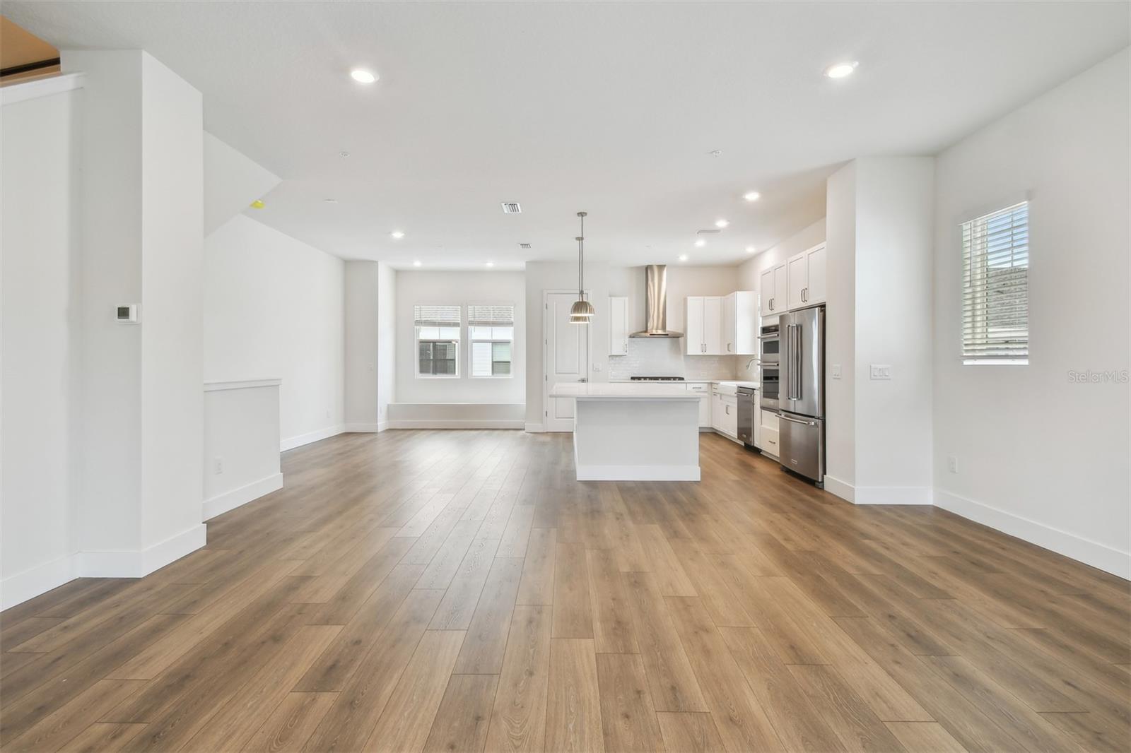 EMERALD LANDING AT WATERSIDE - Residential