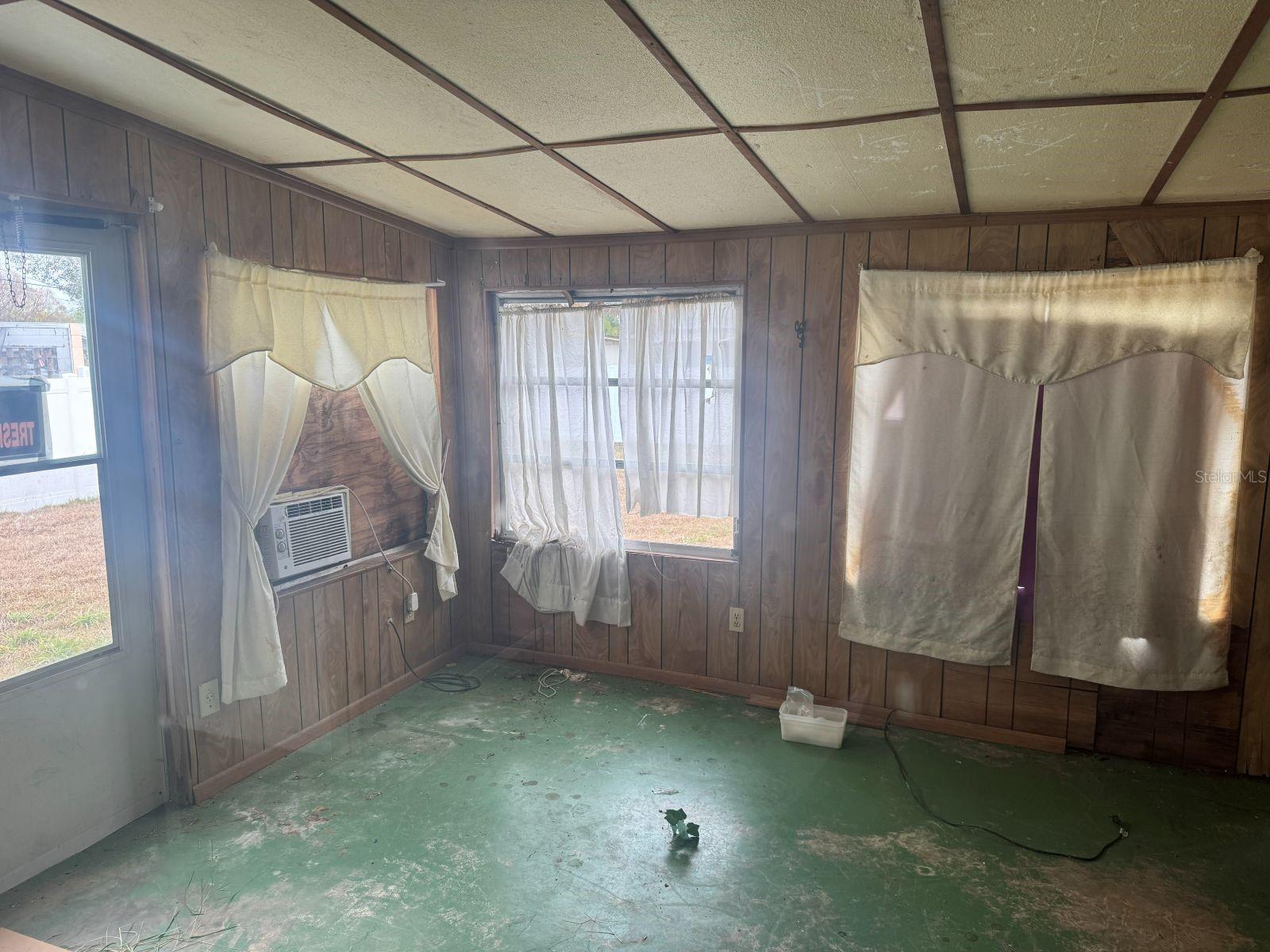 BREEZEWOOD PARK UNIT 01 - Residential