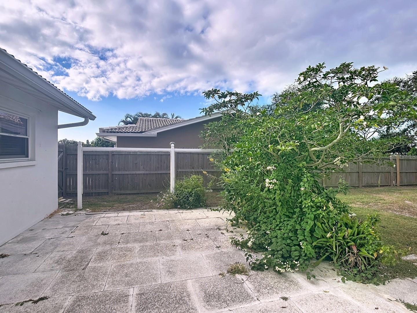 OAKHURST ACRES 3RD ADD - Residential