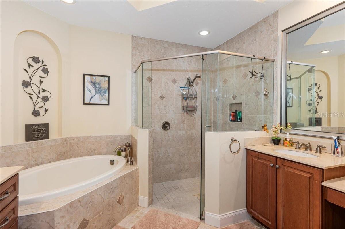 BOUGAINVILLEA PLACE - Residential